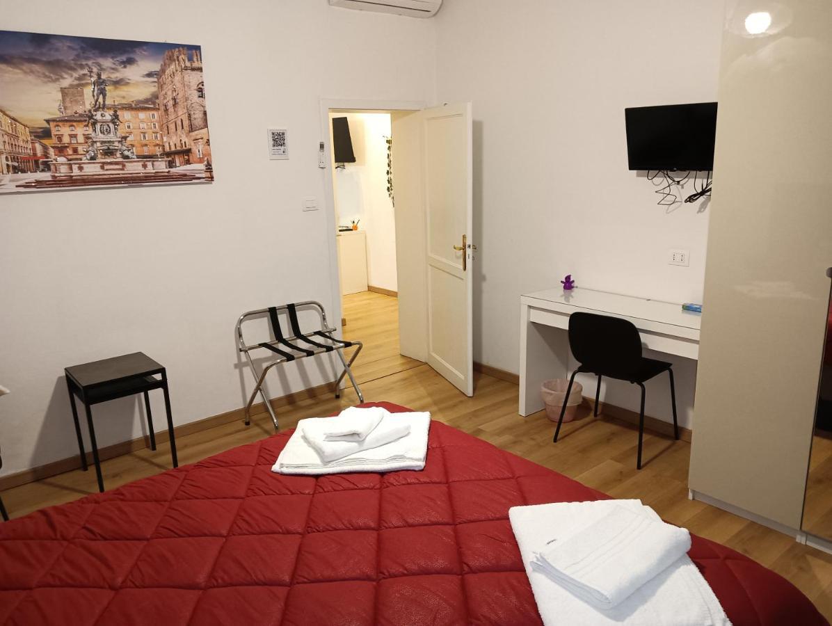 B&B Fiera Station Rooms Bologna Kültér fotó